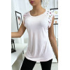 Tee shirt rose avec strass aux épaules - 1