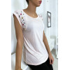 Tee shirt rose avec strass aux épaules - 3