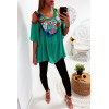 Jolie blouse vert avec magnifique broderie coloré à l'avant, épaules dénudé - 1