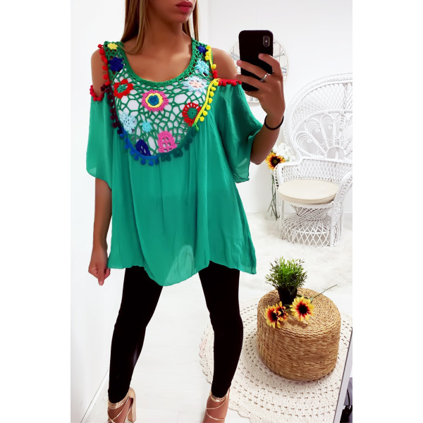 Jolie blouse vert avec magnifique broderie coloré à l'avant, épaules dénudé - 3