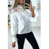 Blouse blanche avec buste motif satiné et perlé - 3