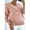 Pull rose pour femme en col V avec motif en dentelle - 3