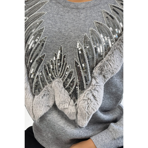 Pull gris à col rond et motif en fausse fourrure et strass - 1