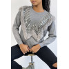 Pull gris à col rond et motif en fausse fourrure et strass - 2