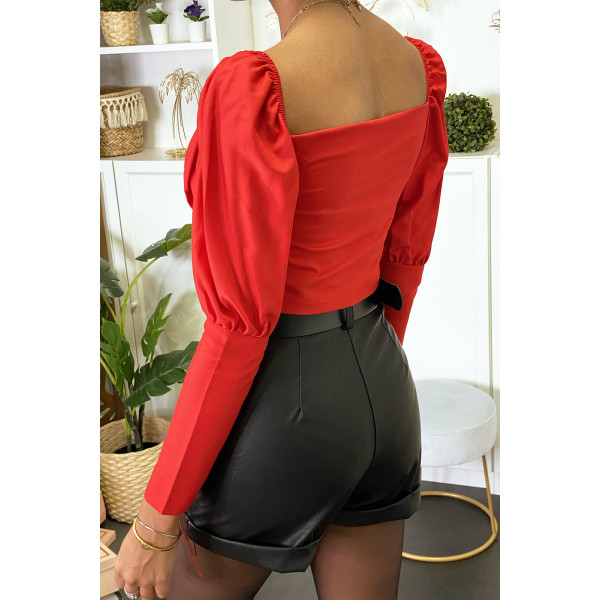 Crop top rouge décolleté avec lacet au buste et aux manches - 1