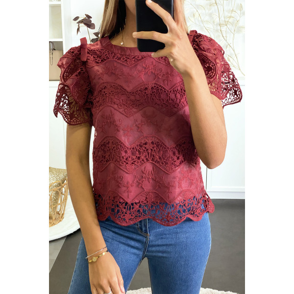 Top bordeaux doublé en dentelle et crochet avec manches bouffantes. - 2