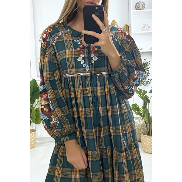 Robe verte motif écossais avec broderie - 4