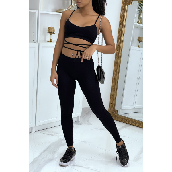 Ensemble moulant noir avec crop top à lacets - 1