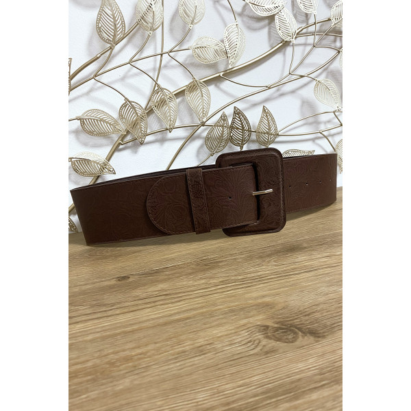 Grosse ceinture marron avec joli motif - 4