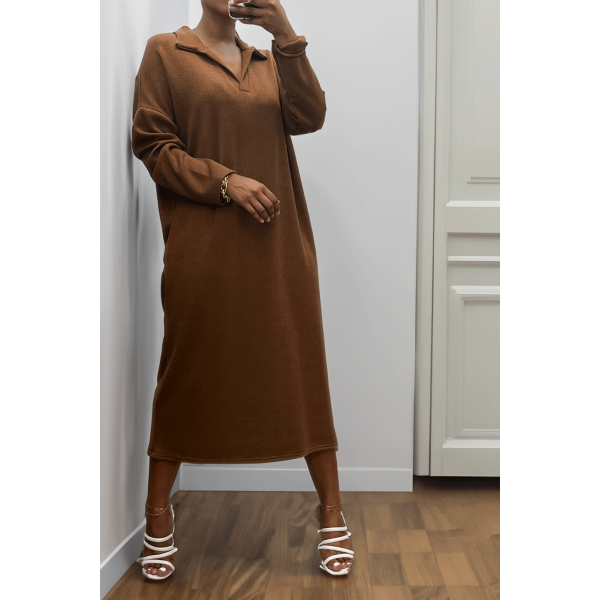 Longue robe épaisse col chemise en marron - 3