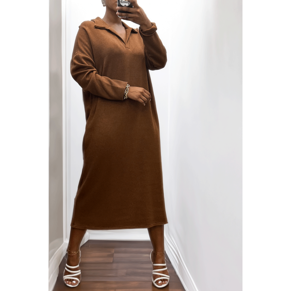 Longue robe épaisse col chemise en marron - 4