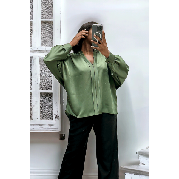 Blouse satiné kaki coupe over size avec plis à l'avant  - 2