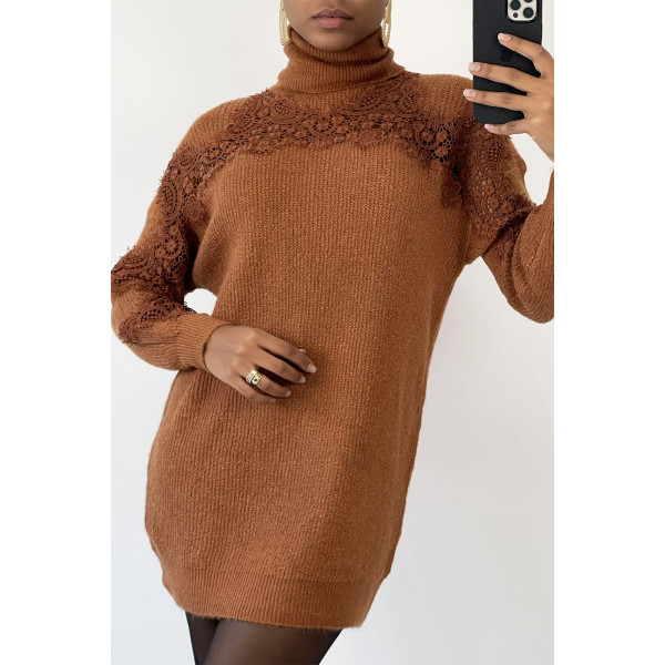 Pull col roulé long couleur camel à détails broderie ajourée - 5