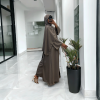 Robe abaya couleur taupe deux pièces avec foulard  - 2