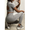 Ensemble legging et top sport gris en matière gênante - 2