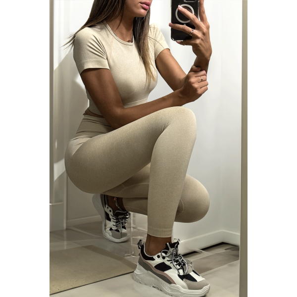 Ensemble legging et top sport beige en matière gênante - 2