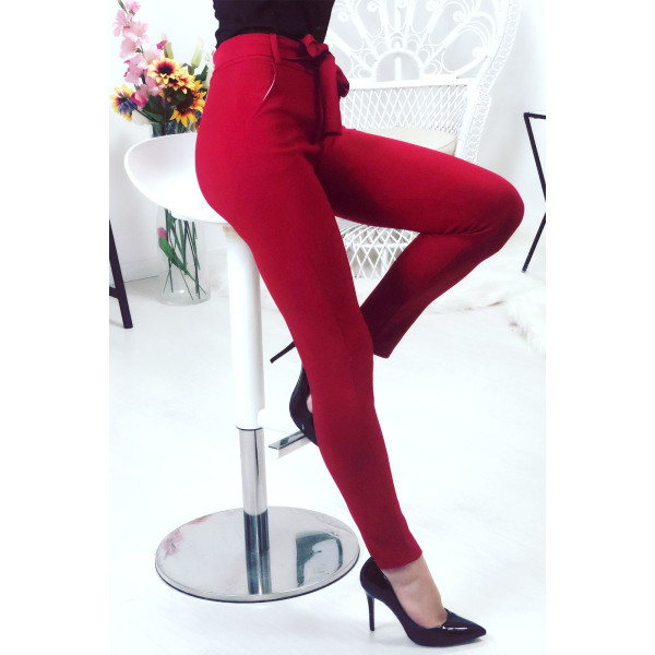 Pantalon rouge avec ceinture et poches - 1