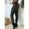 Pantalon cargo noir en simili - 5