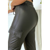 Pantalon cargo noir en simili - 6