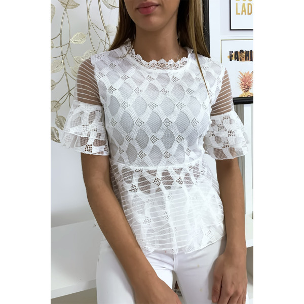 Blouse blanche avec joli motifs dentelle et volant - 4