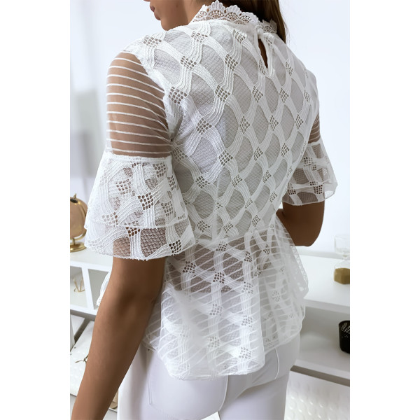 Blouse blanche avec joli motifs dentelle et volant - 6