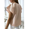 Blouse rose à volant avec trois boutons à l'épaules - 4