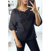 Blouse noir manches bouffante col bateau en matière à trous - 2