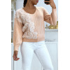 Pull col V rose pastel à motif dentelle blanche - 1