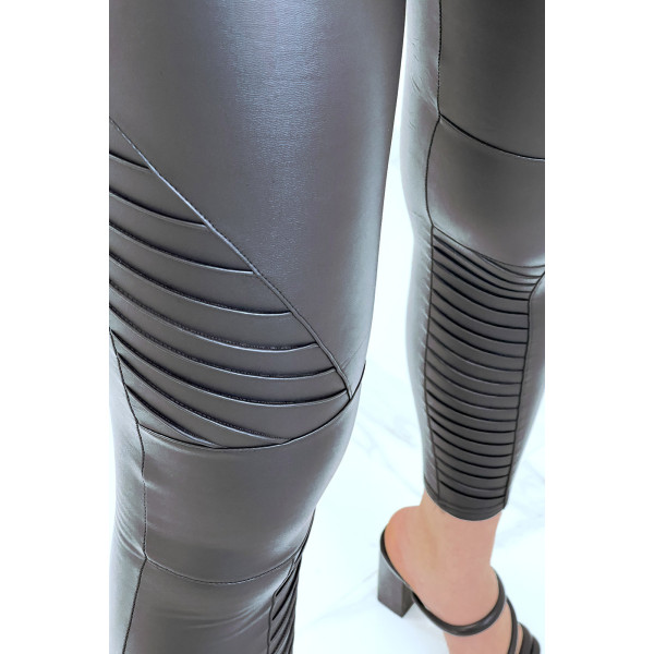 Legging en simili noir avec motif plis style motard - 5